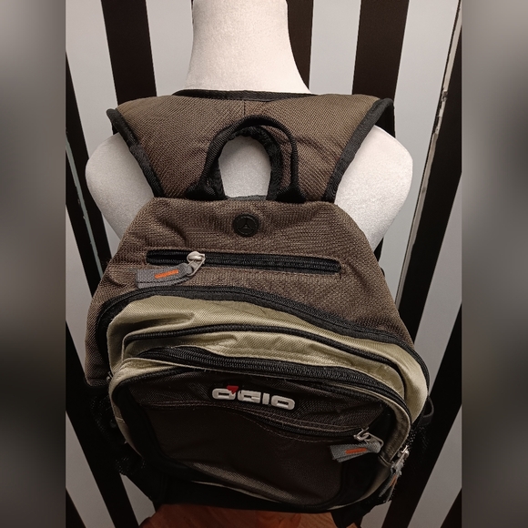 Ogio "tek spec" large backpack - Picture 8 of 9